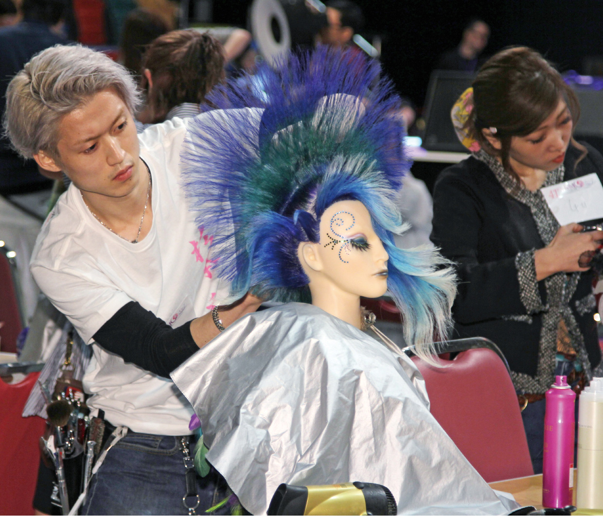 第41届亚洲发型化妆大赛 巧手拼竞 创出美发美妆传奇